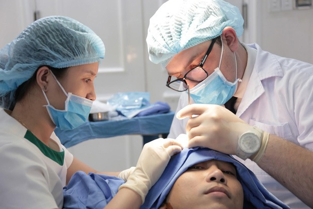Giá cấy tóc bệnh viện da liễu là bao nhiêu? Liệu có đắt không? 3